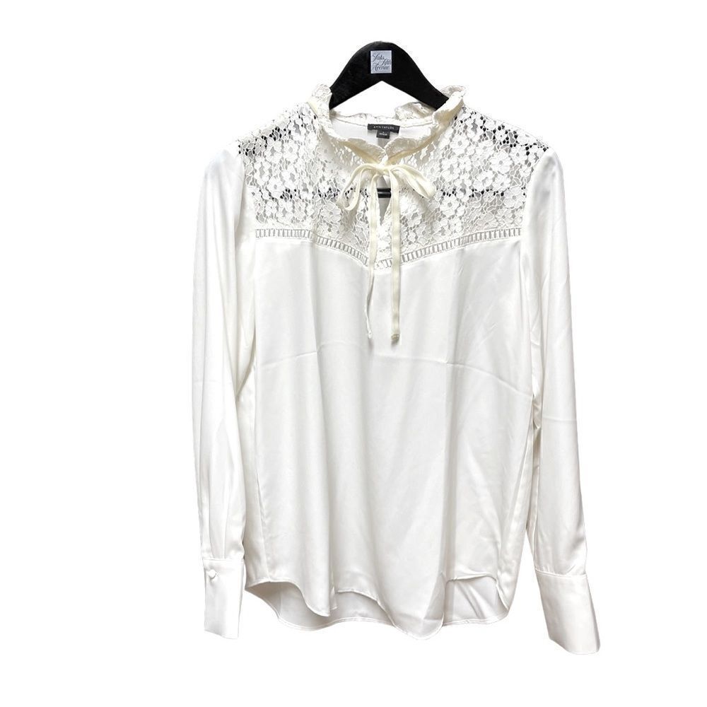 🌟70% OFF🌟 Ann Taylor White Lace Neck Long Sleeve Blouse